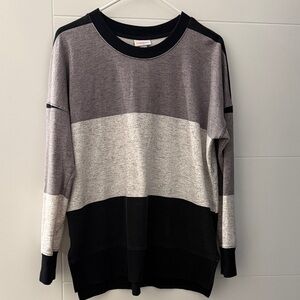 LuLaRoe Women's Sweater - Black, Gray, Cream. Fits like a L-XL. Cross Posted